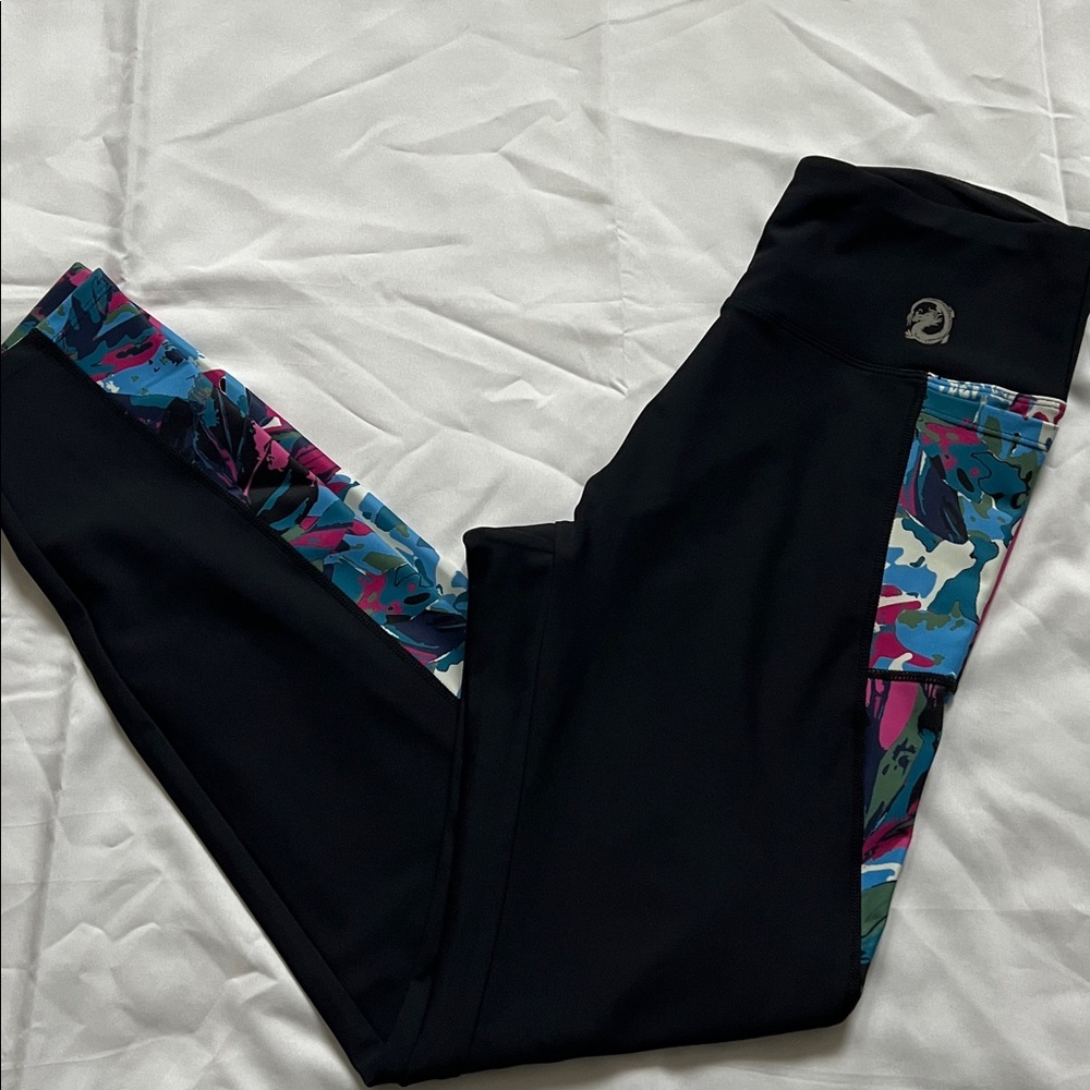 Black and Multicolor active Leggings